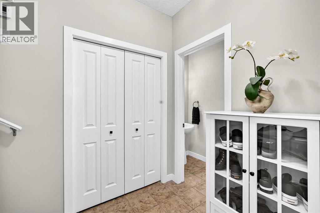 1060 KINGSTON Crescent SE - Image 21