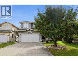 21 Mt Robson Close SE - photo 2