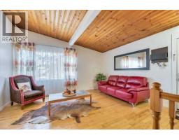 Kitchen - 3103a 38 Street Sw, Calgary, AB T3E3G4 Photo 6
