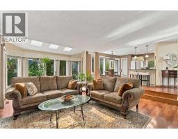 21 Mt Robson Close SE - photo 3