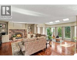 21 Mt Robson Close SE - photo 7