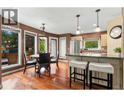 21 Mt Robson Close SE - photo 10