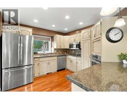21 Mt Robson Close SE - photo 14