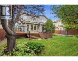 21 Mt Robson Close SE - photo 40