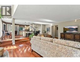 21 Mt Robson Close SE - photo 6