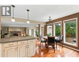 21 Mt Robson Close SE - photo 11