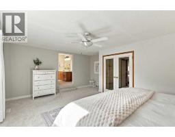 21 Mt Robson Close SE - photo 24