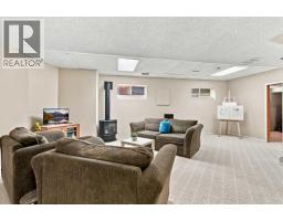 21 Mt Robson Close SE - photo 36