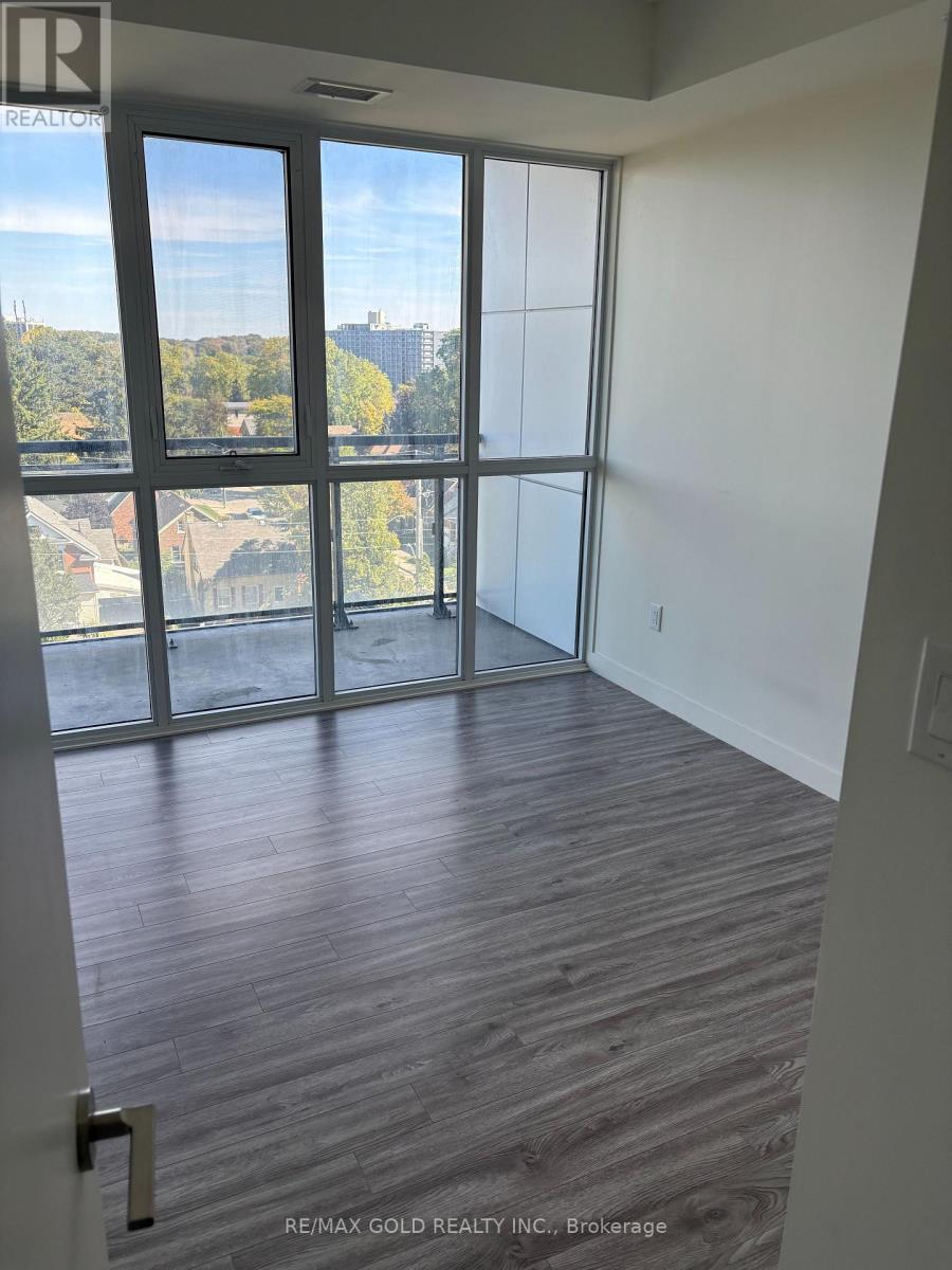 128 King Street North — photo 7