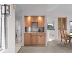 Kitchen - 695 Valley Road, Kelowna, BC V1V2E6 Photo 10