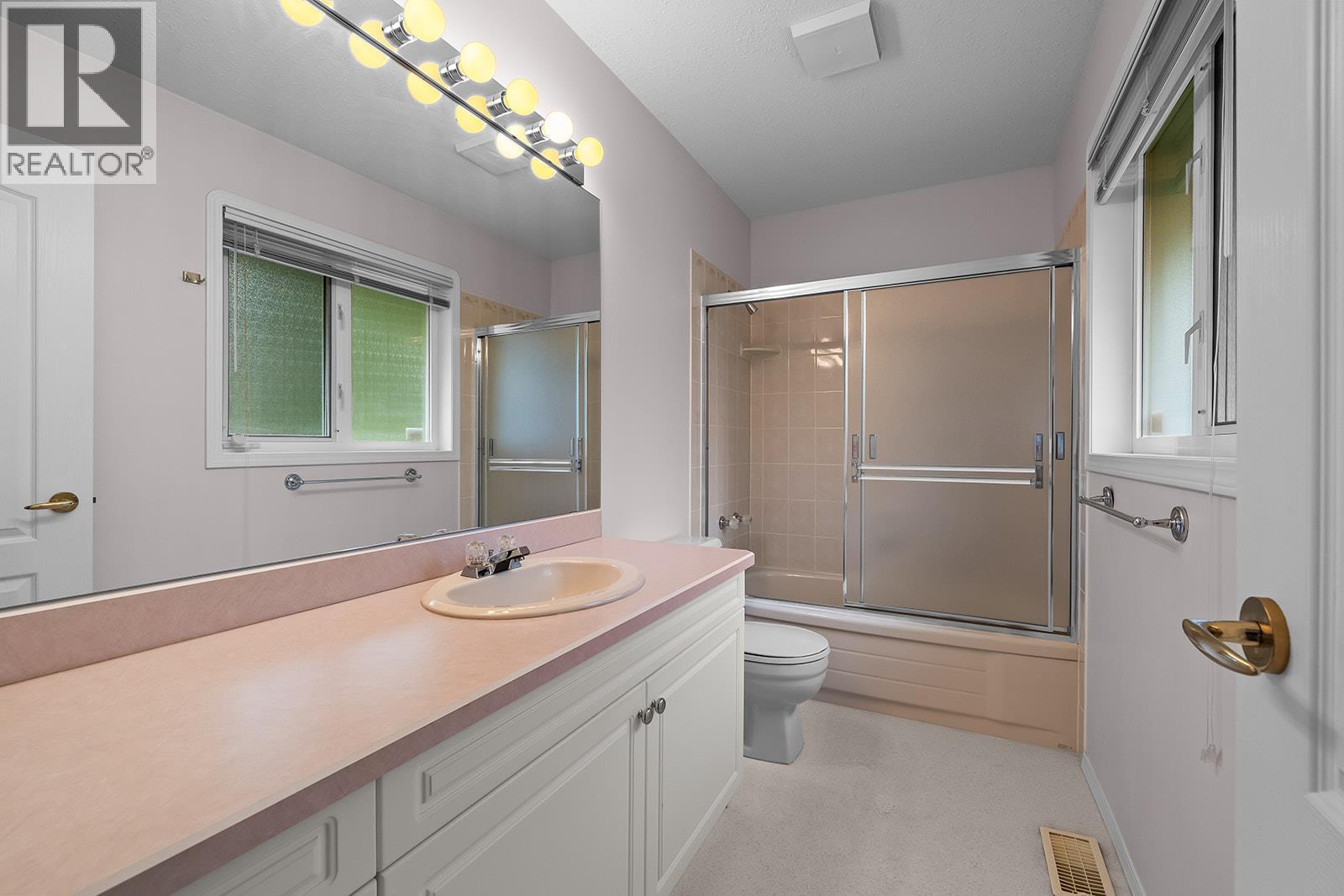 695 Valley Road - Image 23