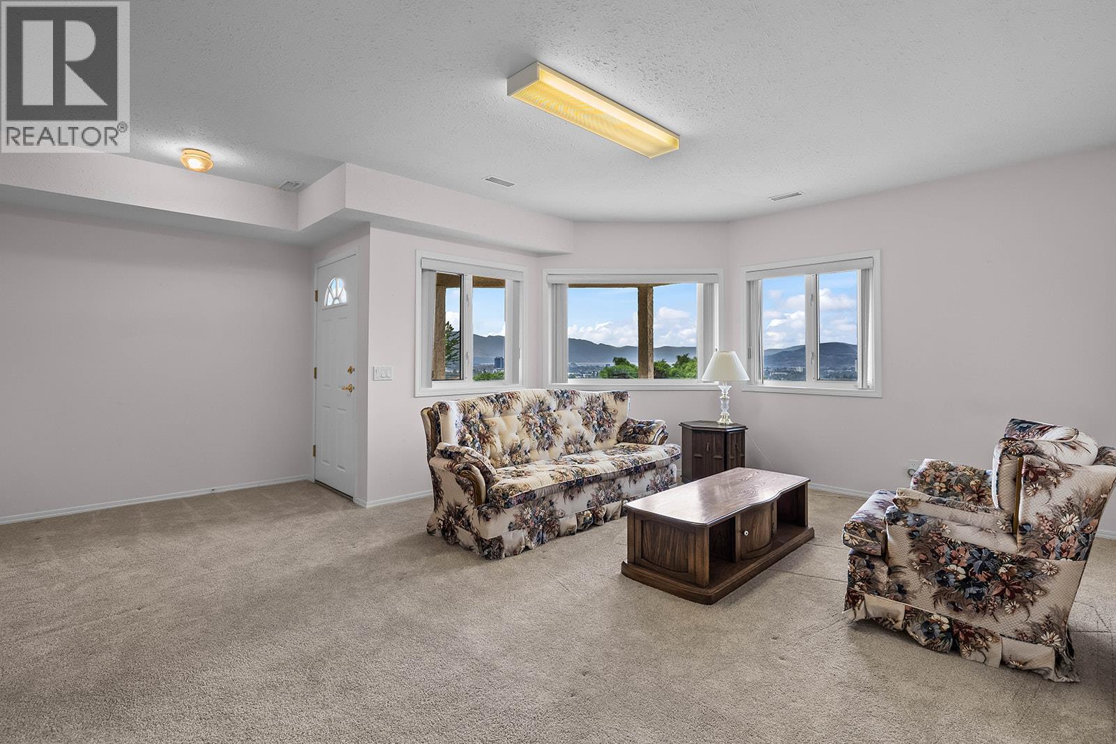 695 Valley Road - 42
