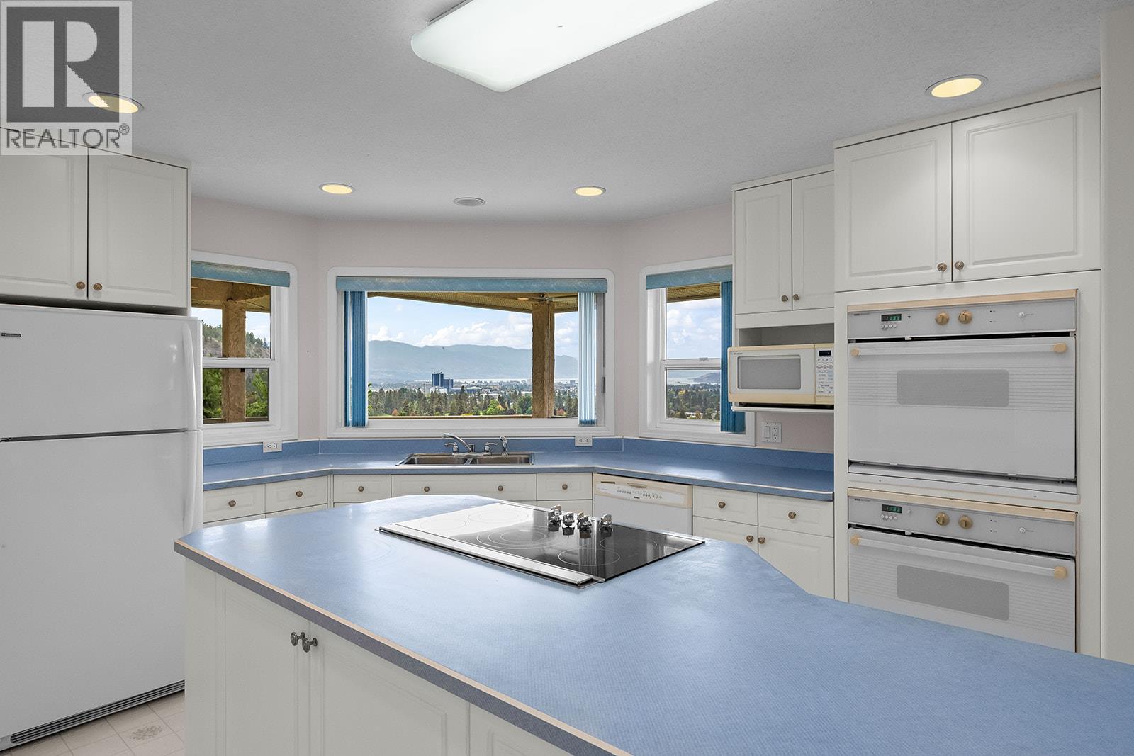 695 Valley Road - Image 12