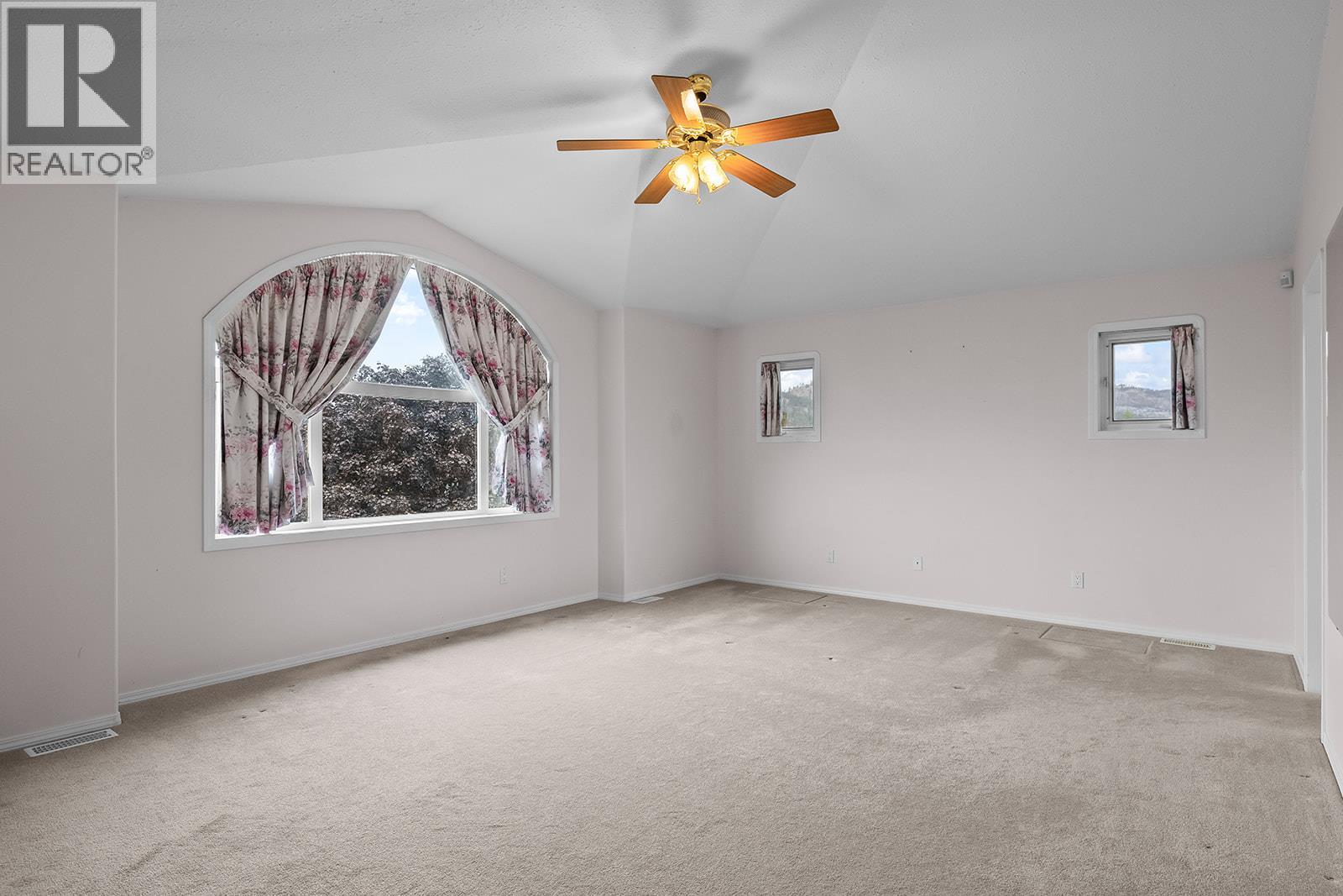 695 Valley Road - 28