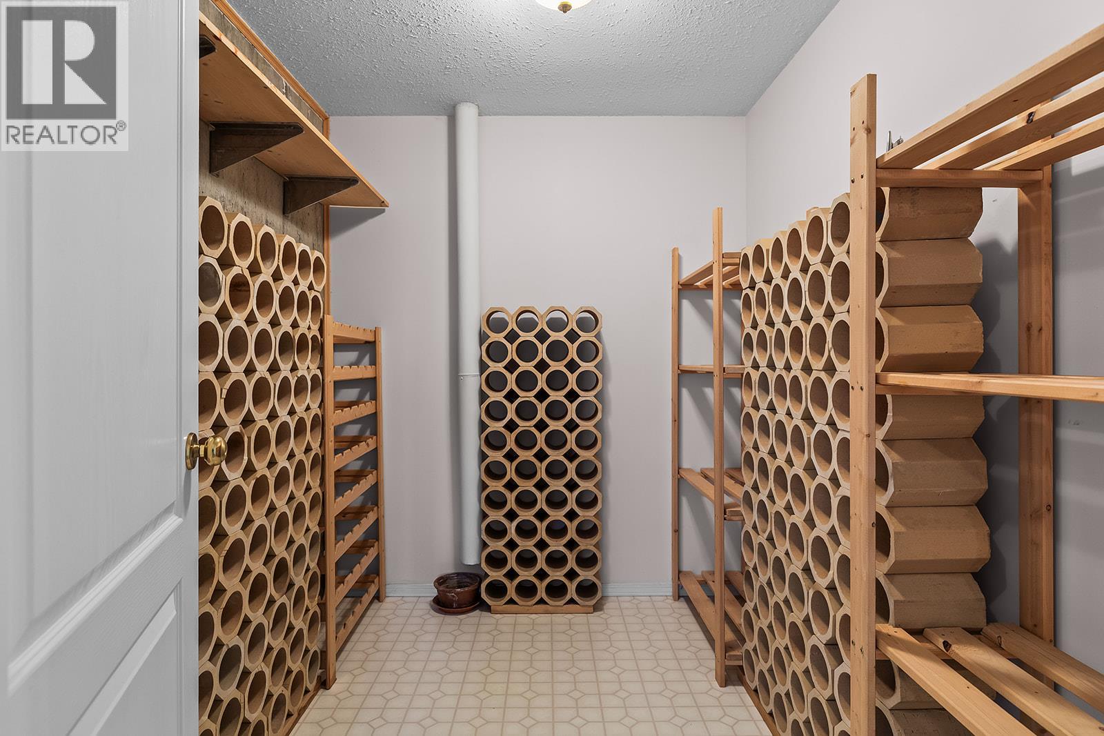 695 Valley Road - Image 41