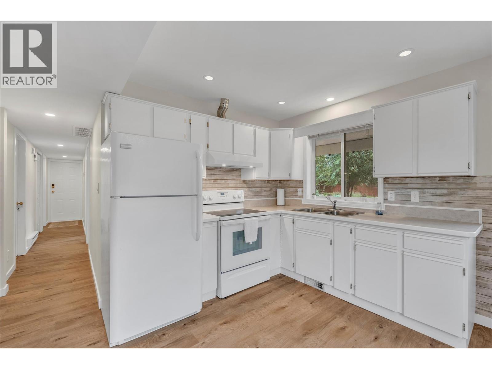114 VANCOUVER Place - 37