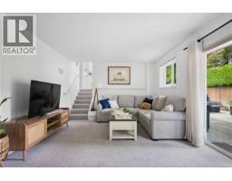 Balcony - 800 Alvarado Terr, Saanich, BC V8Y1G4 Photo 15