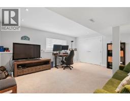 800 Alvarado Terr, Saanich, BC V8Y1G4 Photo 28