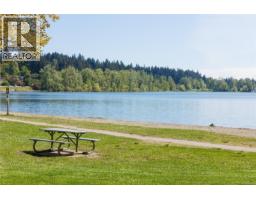 800 Alvarado Terr, Saanich, BC V8Y1G4 Photo 43