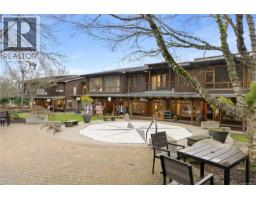 800 Alvarado Terr, Saanich, BC V8Y1G4 Photo 47