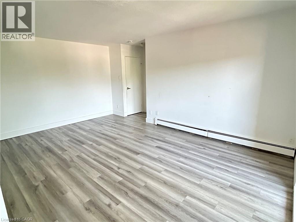 54 COUNTRY HILL Drive Unit# 318, Kitchener — photo 5