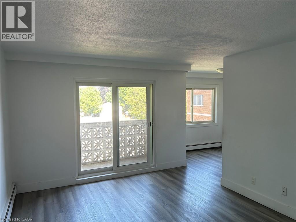 54 COUNTRY HILL Drive Unit# 318, Kitchener — photo 6
