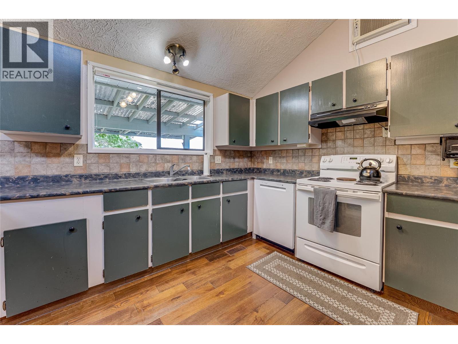3275 Upper McLeod Road - 34