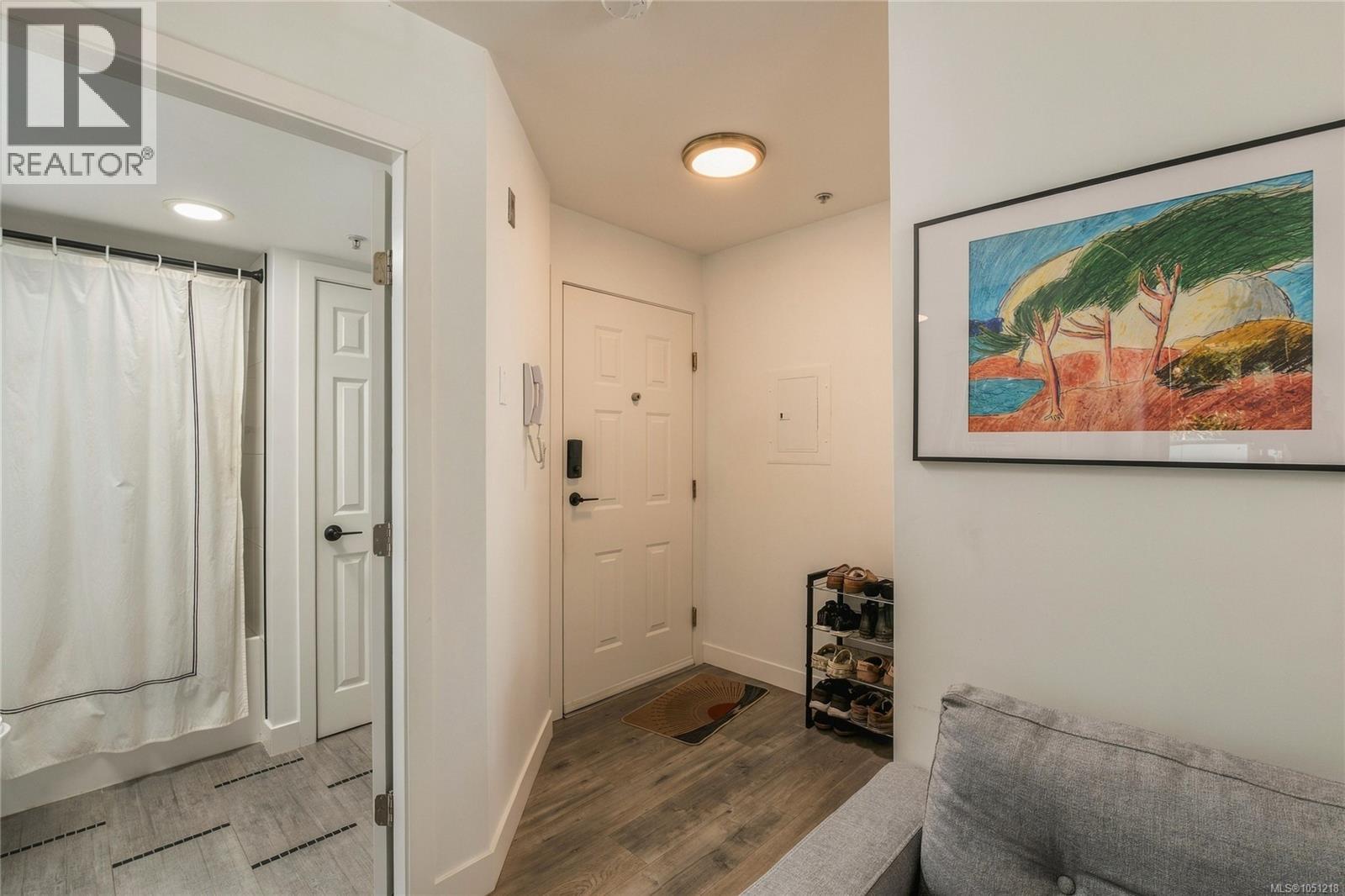 #203 3230 Glasgow Ave - Image 11