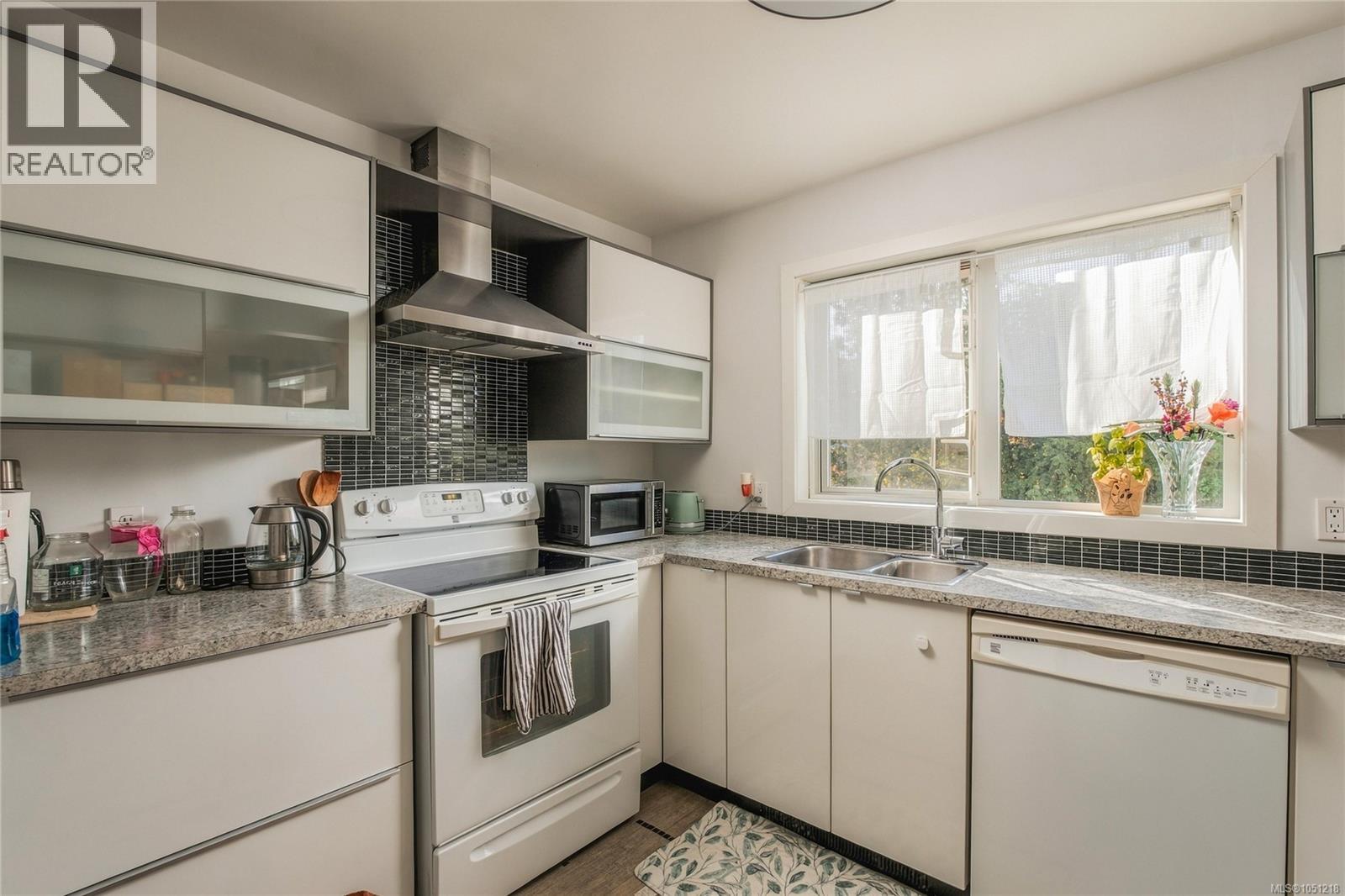 #203 3230 Glasgow Ave - Image 8