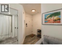 203 3230 Glasgow Ave, Saanich, BC V8X1M2 Photo 11
