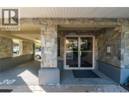 203 3230 Glasgow Ave, Saanich, BC V8X1M2 Photo 14