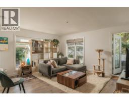 Living room - 203 3230 Glasgow Ave, Saanich, BC V8X1M2 Photo 6