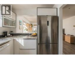 Kitchen - 203 3230 Glasgow Ave, Saanich, BC V8X1M2 Photo 7