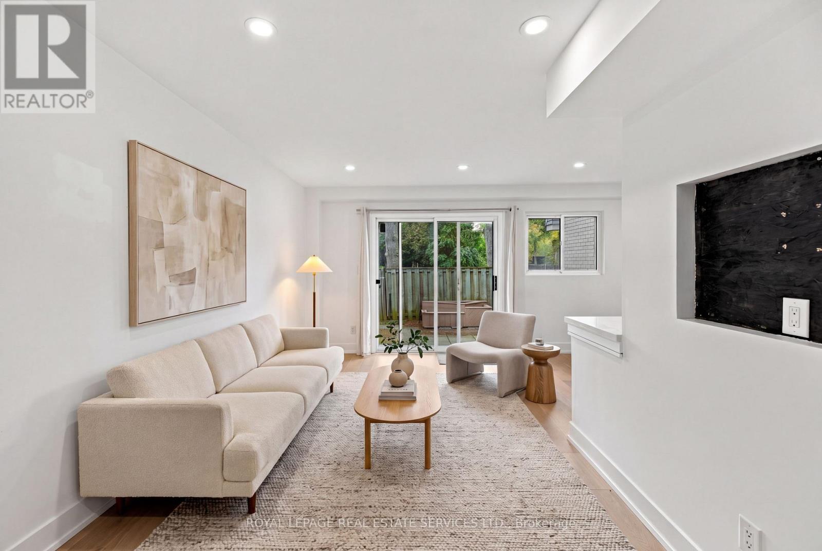 #53 400 MISSISSAUGA VALLEY BOULEVARD - Image 11