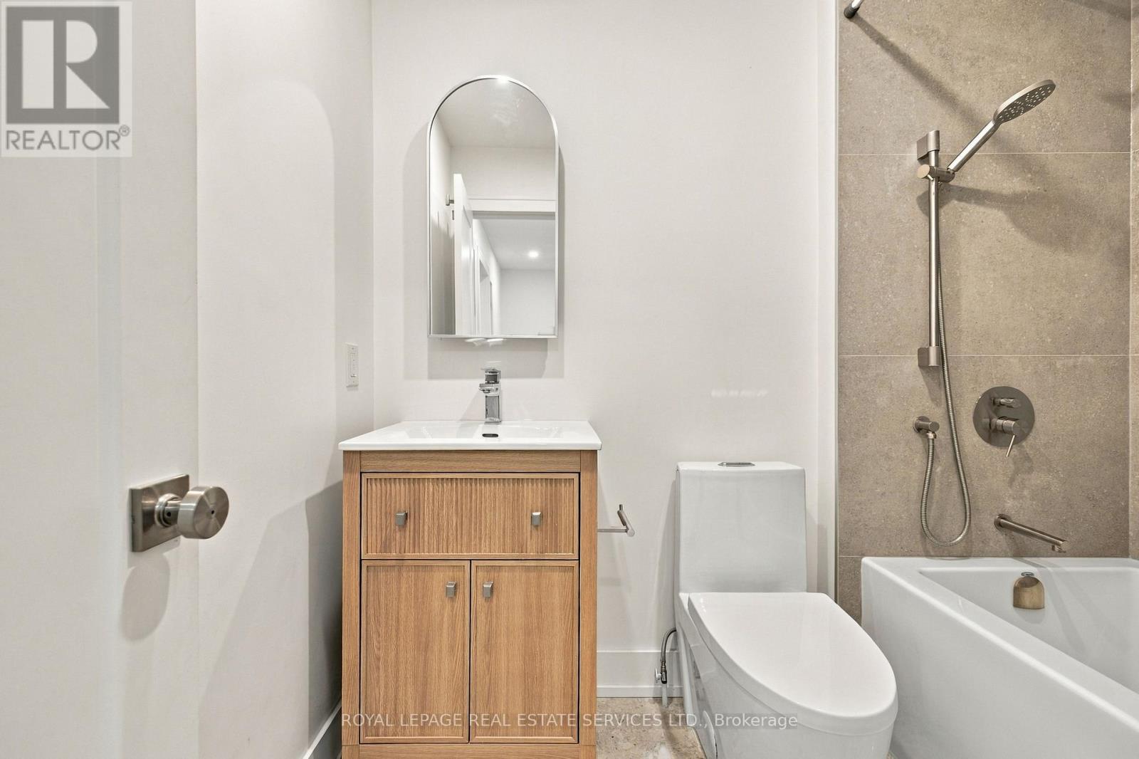 #53 400 MISSISSAUGA VALLEY BOULEVARD - Image 28