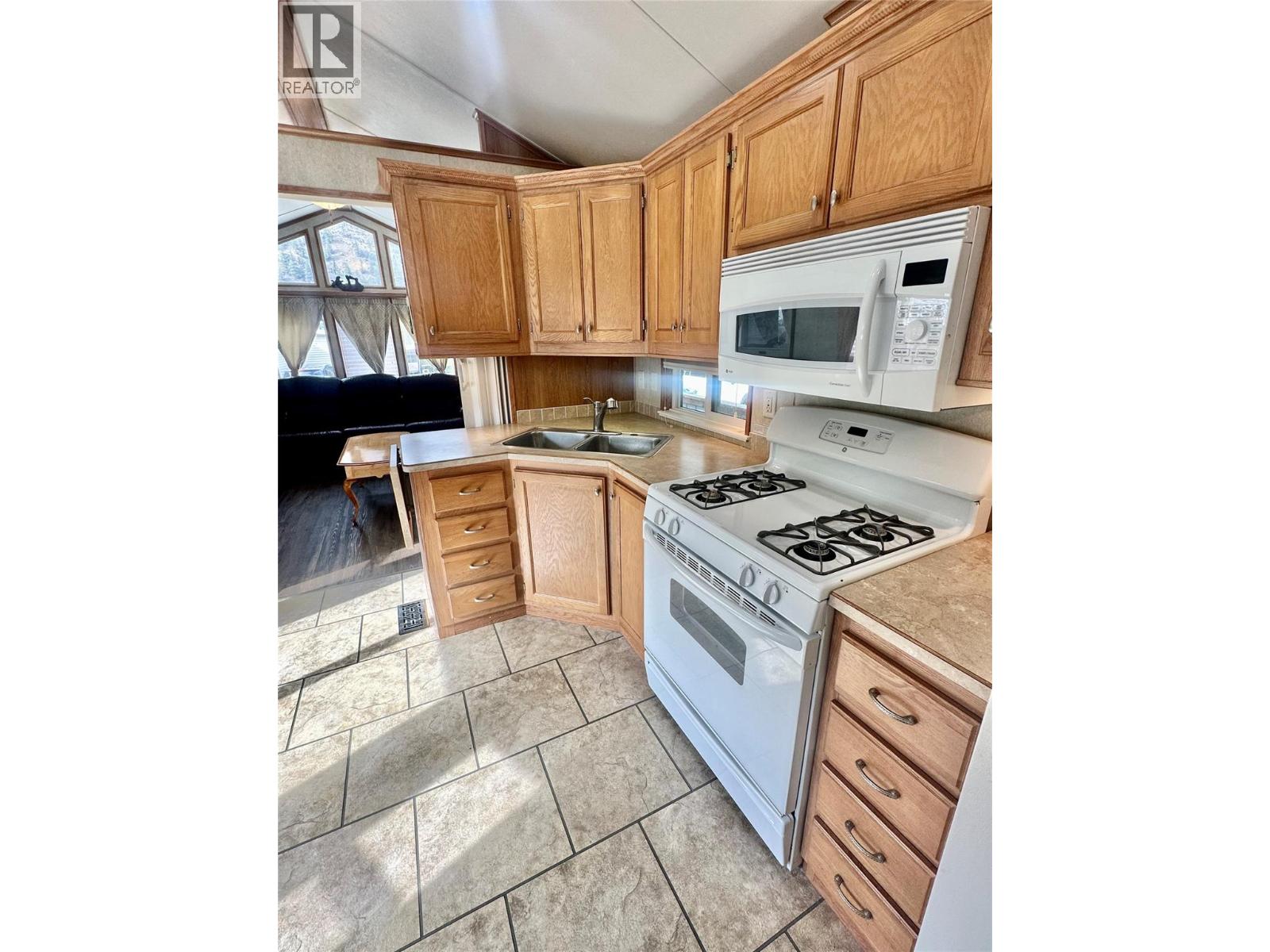 #80 4354 Highway 3 - 35
