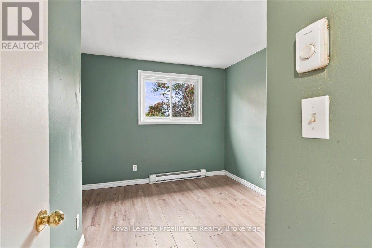 #3 11 TRACEY PARK DRIVE - 19