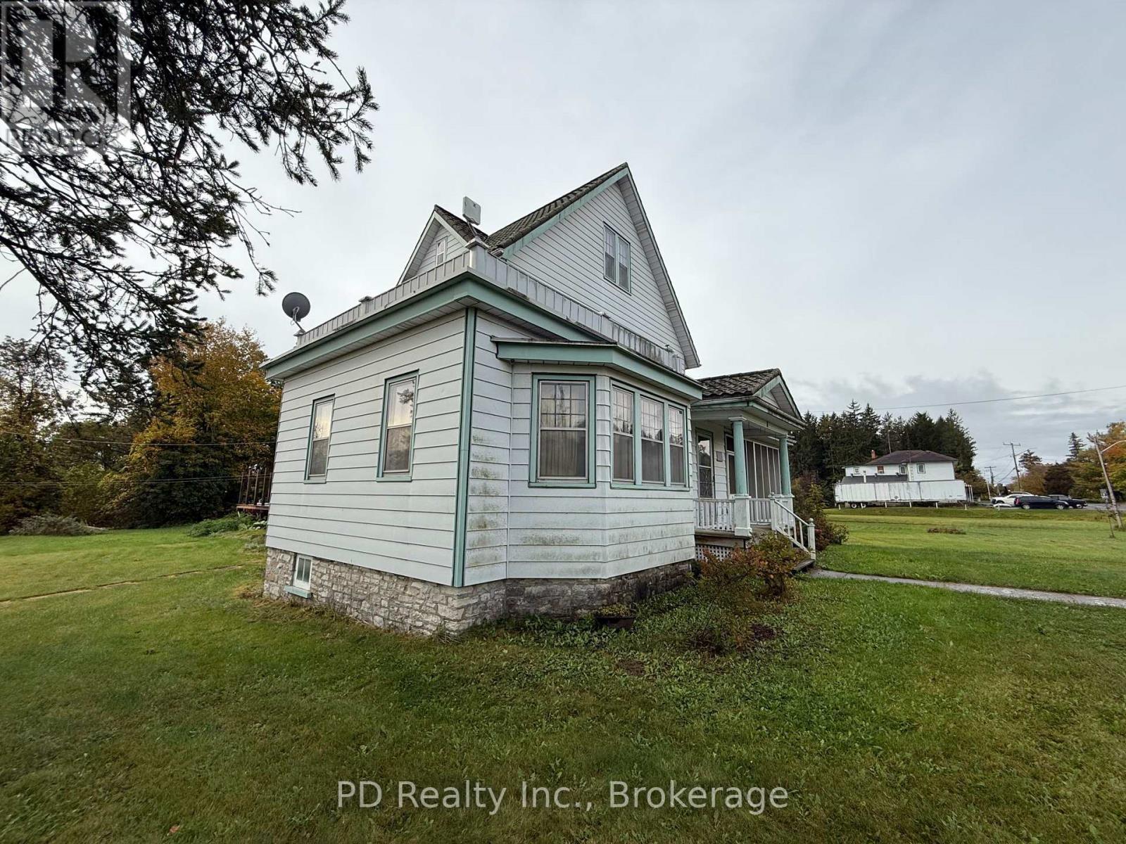 8 PRIVATE (DELORO) ROAD - Image 12