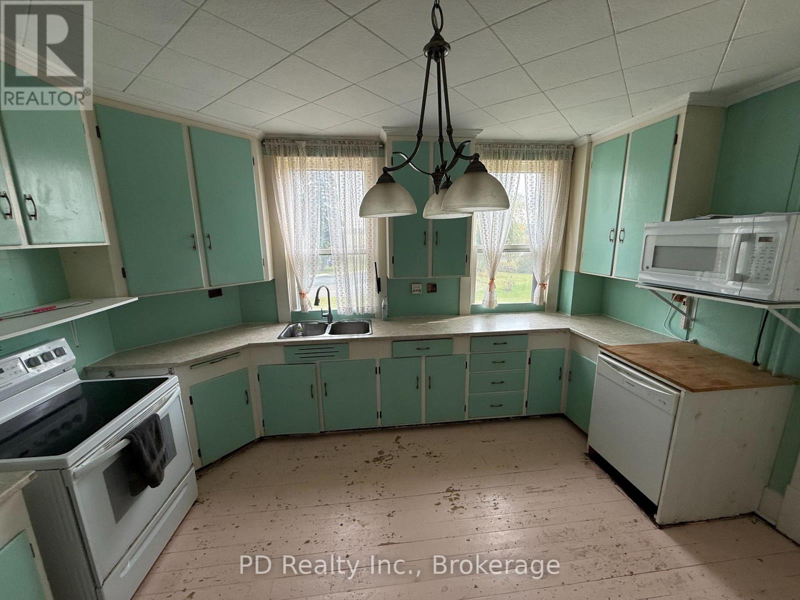 8 PRIVATE (DELORO) ROAD - 25