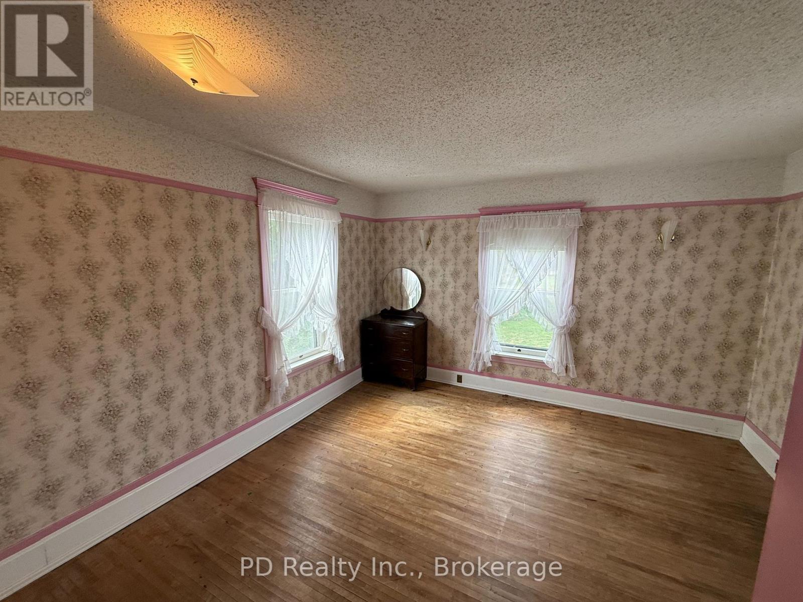 8 PRIVATE (DELORO) ROAD - 28