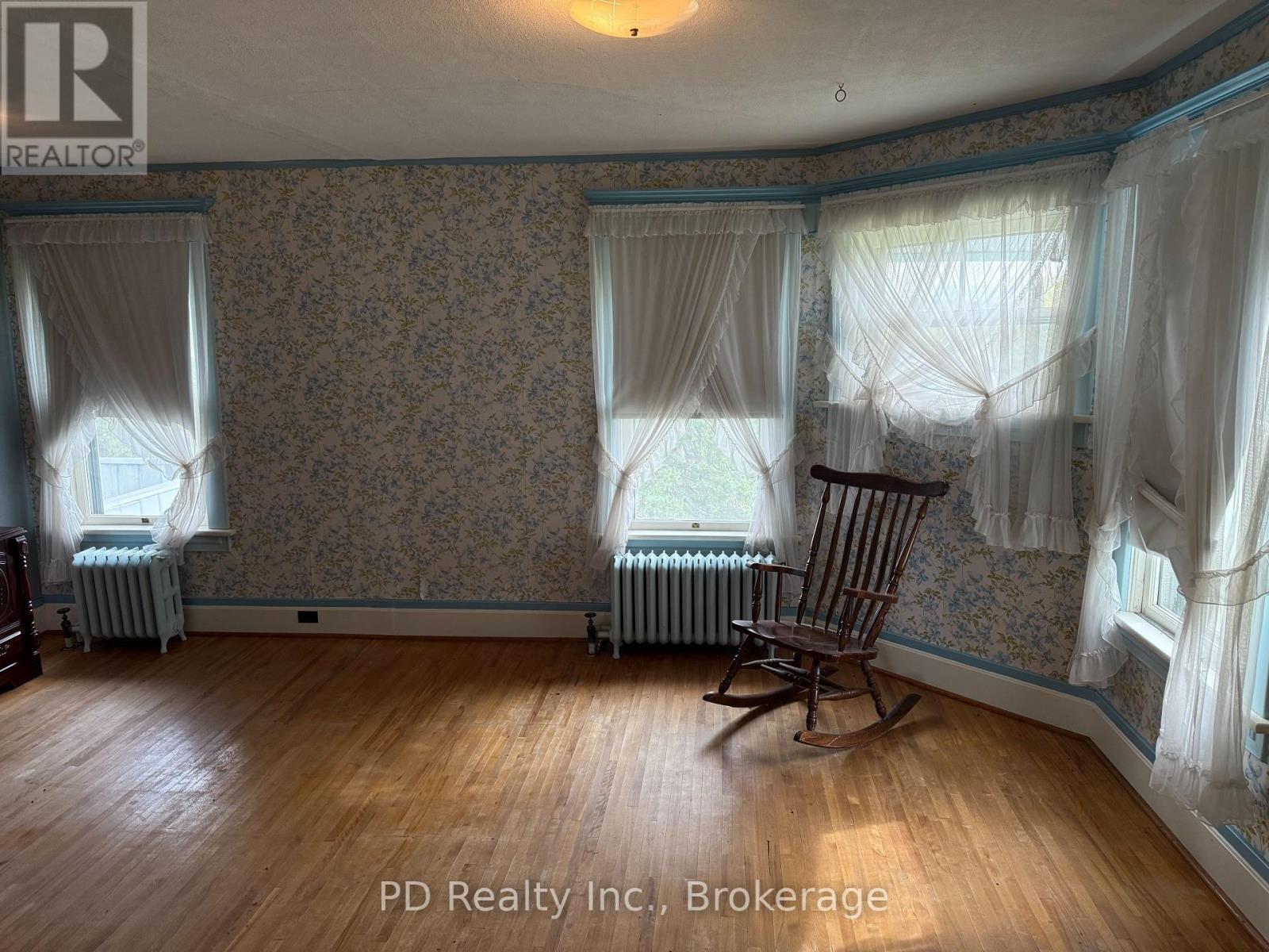 8 PRIVATE (DELORO) ROAD - 33