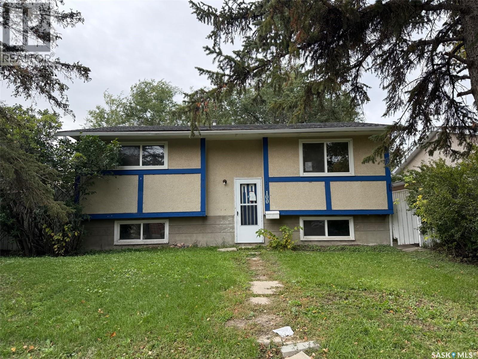 100 Marshall CRESCENT - 11