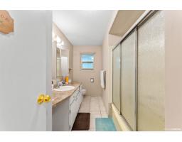 15156 93 Avenue, Surrey, BC V3R7C7 Photo 9