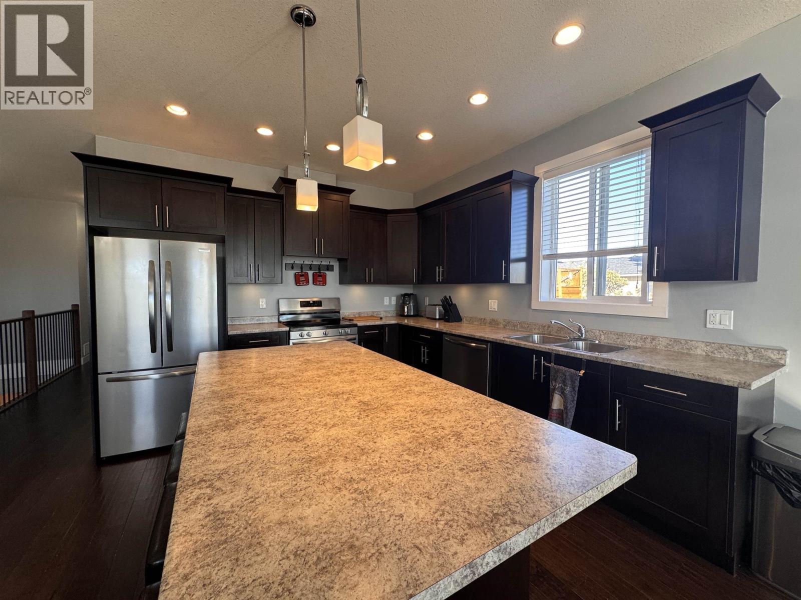 8211 96 AVENUE - 30