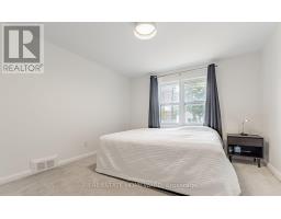Bedroom 2 - Main - 11 Greenbriar Road, Toronto, ON M2K1H4 Photo 6