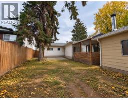 8119 34 Avenue NW - photo 5