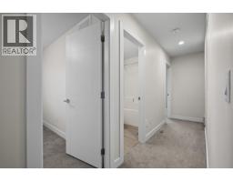 Kitchen - 813 Rose Avenue, Kelowna, BC V1Y5K3 Photo 10
