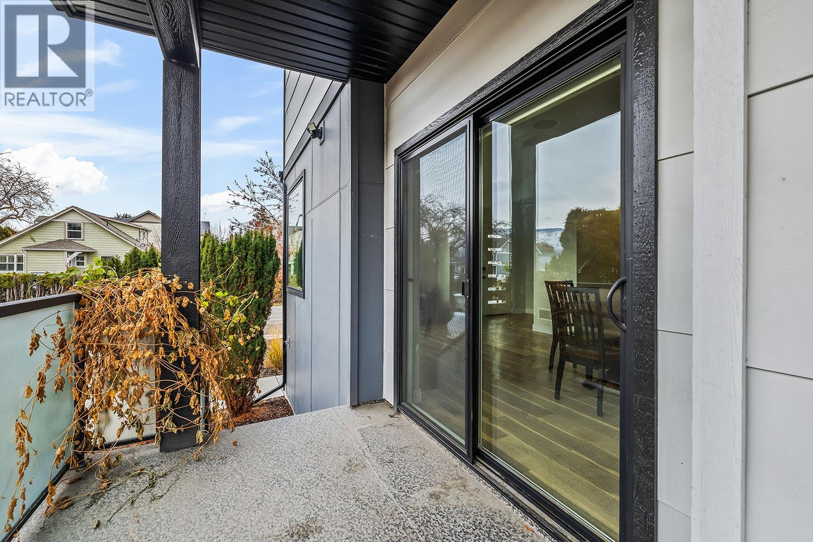 813 Rose Avenue - 29