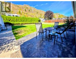 460 10th Avenue, Montrose, BC V0G1P0 Photo 29