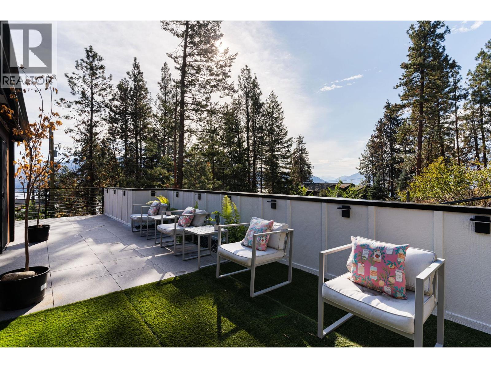 5828 Brown Place, Peachland